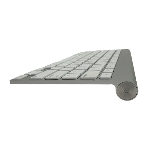 Apple Wireless Keyboard A1314 Silver Aluminum Bluetooth - Tested Working - Picture 4 of 7